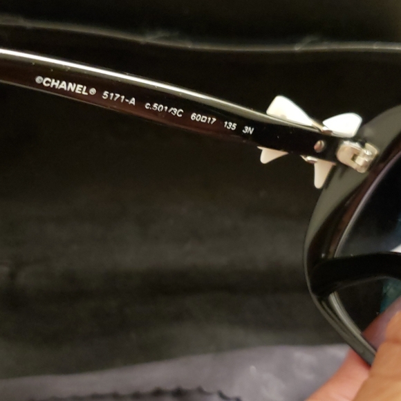 Chanel Sunglass white Cc Logo - Picture 6 of 11
